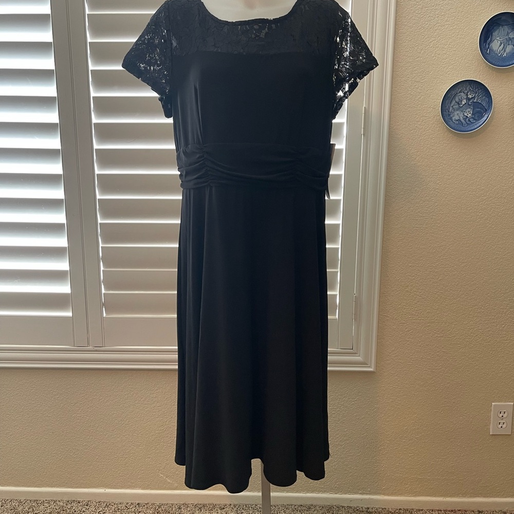 Black Lace-Sleeve Midi Dress — Timeless Evening Style